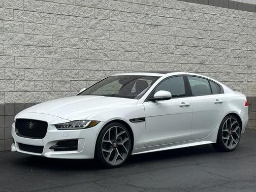 2017 Jaguar XE 35t R-Sport