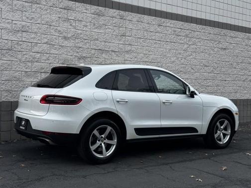 2017 Porsche Macan Base