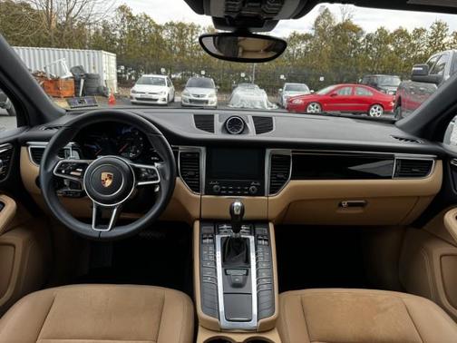 2017 Porsche Macan Base