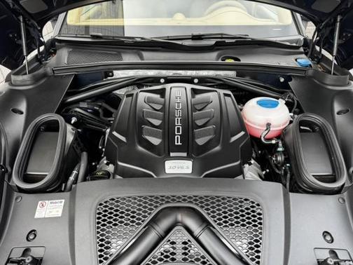 2016 Porsche Macan S