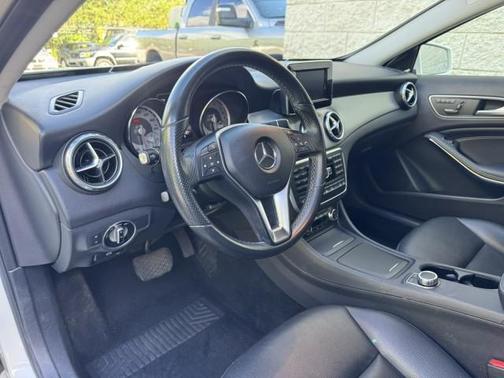 Citrus White 2015 Mercedes-Benz GLA-Class GLA 250 4MATIC