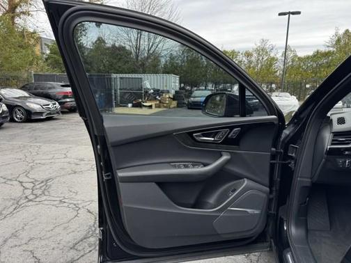 Orca Black Metallic 2017 Audi Q7 2.0T Premium Plus