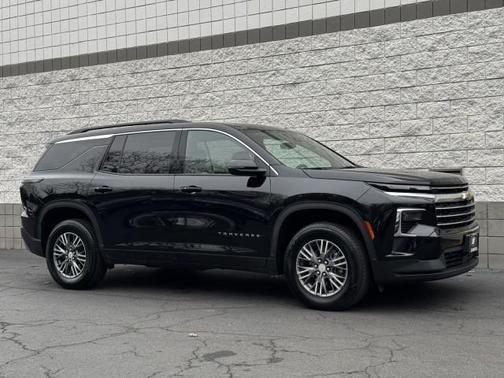 2024 Chevrolet Traverse LT