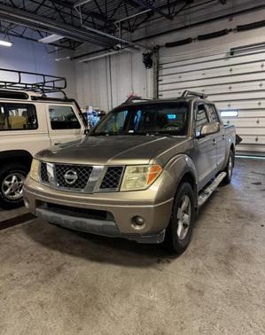 Granite Clearcoat Metallic 2005 Nissan Frontier LE Crew Cab