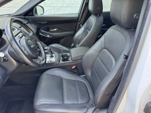 Fuji White 2018 Jaguar E-PACE SE