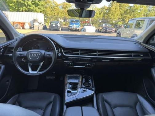 Cobra Beige Metallic 2018 Audi Q7 3.0T Premium Plus