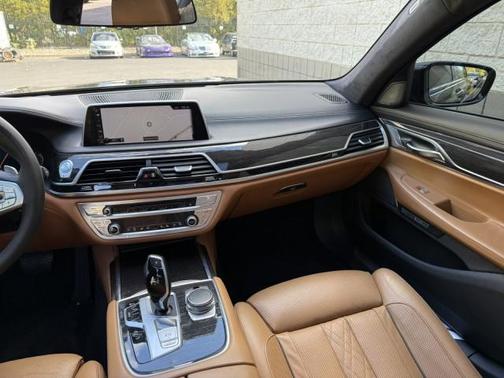 2016 BMW 750 i xDrive