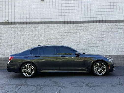 2016 BMW 750 i xDrive