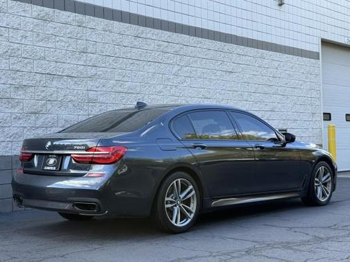 2016 BMW 750 i xDrive