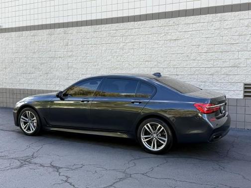 2016 BMW 750 i xDrive