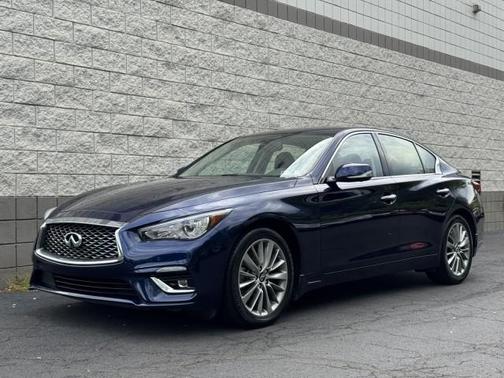 2023 INFINITI Q50 LUXE