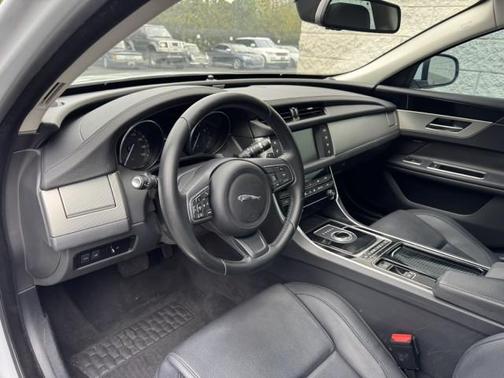 2018 Jaguar XF 25t Premium