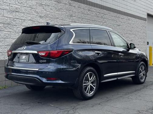 2017 INFINITI QX60 Base