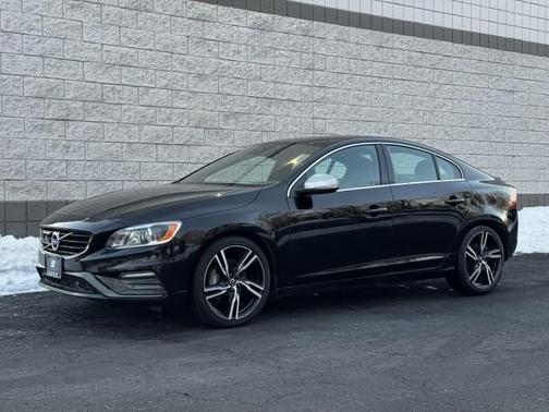 2017 Volvo S60 T6 R-Design Platinum