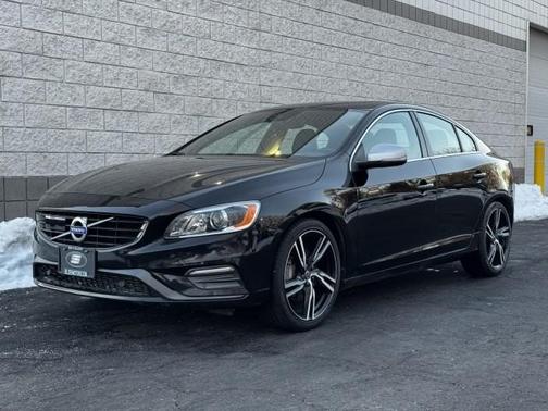2017 Volvo S60 T6 R-Design Platinum