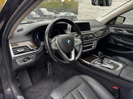 2018 BMW 740 i xDrive