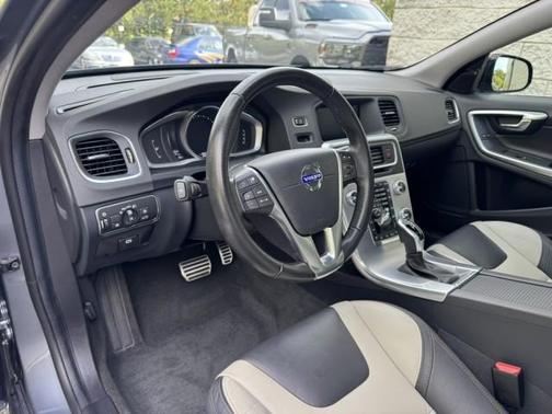 2017 Volvo S60 Cross Country T5