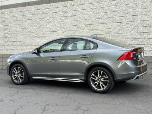 2017 Volvo S60 Cross Country T5