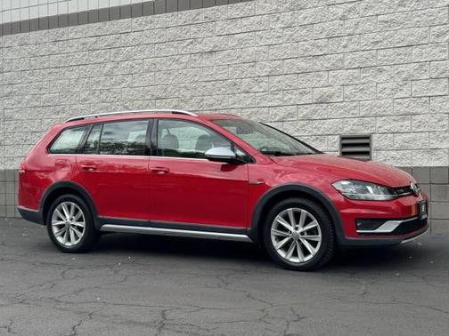 Tornado Red 2019 Volkswagen Golf Alltrack TSI S
