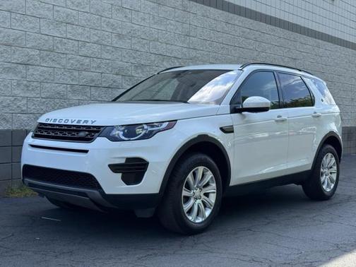 Fuji White 2018 Land Rover Discovery Sport SE