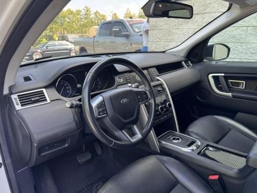 Fuji White 2018 Land Rover Discovery Sport SE