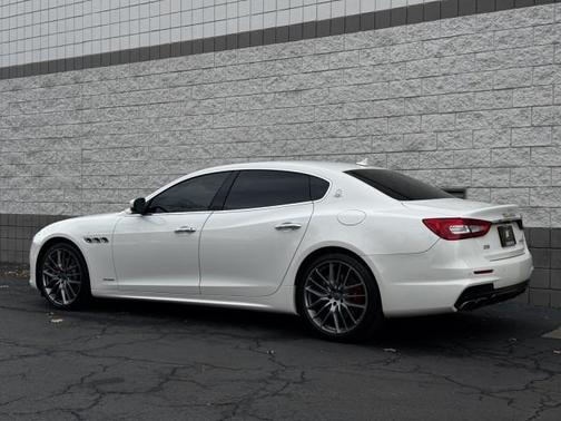 2017 Maserati Quattroporte GTS GranSport