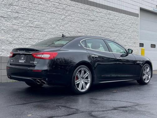 Photo 3 of 39 of 2019 Maserati Quattroporte S Q4