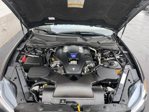 Photo 5 of 39 of 2019 Maserati Quattroporte S Q4