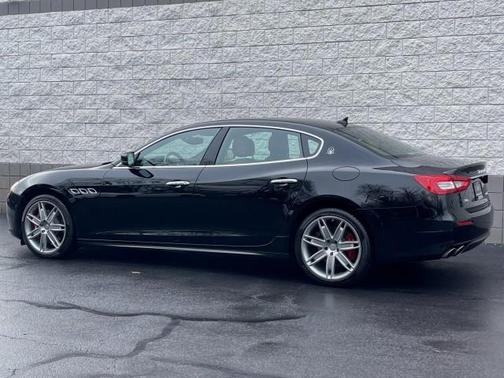 Photo 2 of 39 of 2019 Maserati Quattroporte S Q4