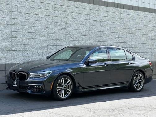 2017 BMW 750 i