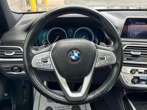 2017 BMW 750 i