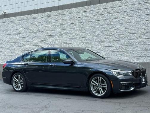2017 BMW 750 i
