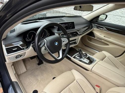 2016 BMW 750 i xDrive