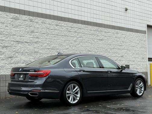 2016 BMW 750 i xDrive