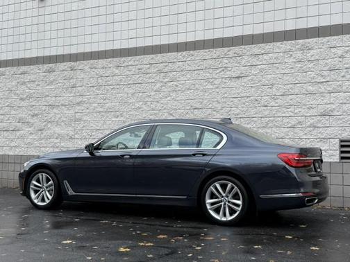 2016 BMW 750 i xDrive