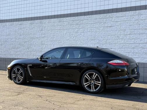2013 Porsche Panamera Platinum Edition