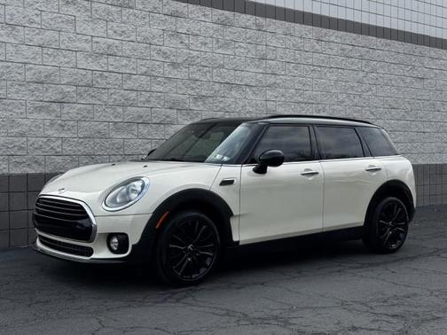 Pepper White 2018 MINI Clubman Cooper