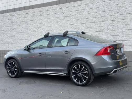 2016 Volvo S60 Cross Country T5 Platinum