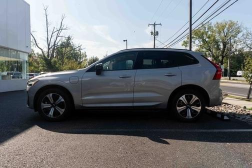 2024 Volvo XC60 Recharge Plug-In Hybrid T8 Plus Dark Theme