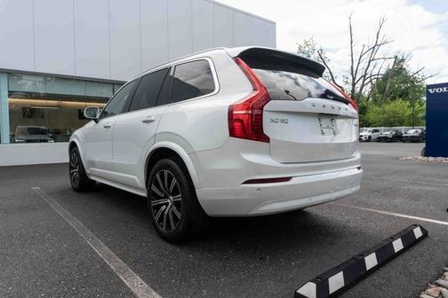 2023 Volvo XC90 B5 Core