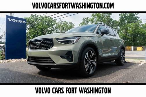 2024 Volvo XC40 B5 Plus Dark Theme