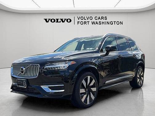 Onyx Black 2024 Volvo XC90 Plus