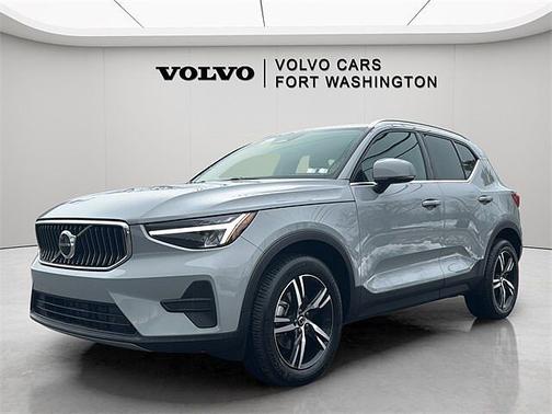 2025 Volvo XC40 Core
