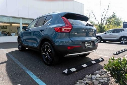 2025 Volvo XC40 B5 Core
