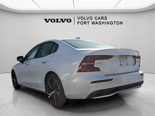 2023 Volvo S60 Plus