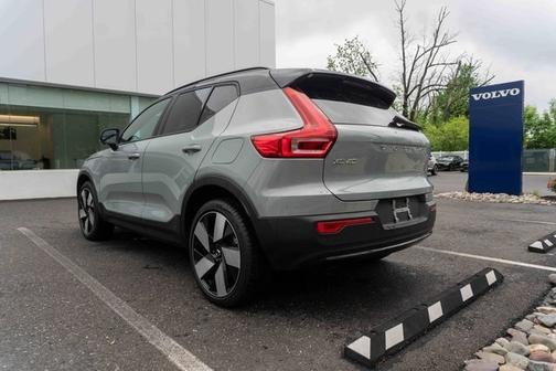 2024 Volvo XC40 Recharge Pure Electric Twin Plus