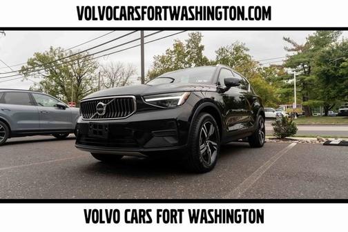 2025 Volvo XC40 B5 Core