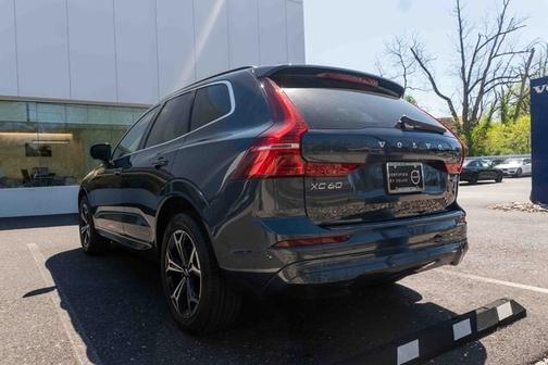 2022 Volvo XC60 B5 Momentum