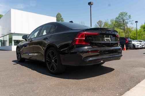 2024 Volvo S60 Recharge Plug-In Hybrid Ultimate