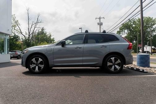 2025 Volvo XC60 Plug-In Hybrid T8 Plus